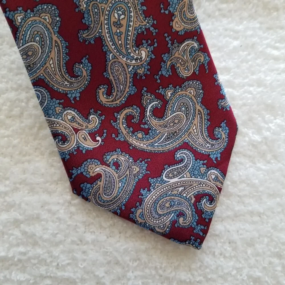 Etienne Aigner vintage 80s paisley mens tie necktie 58 inches Length x 3 Width
